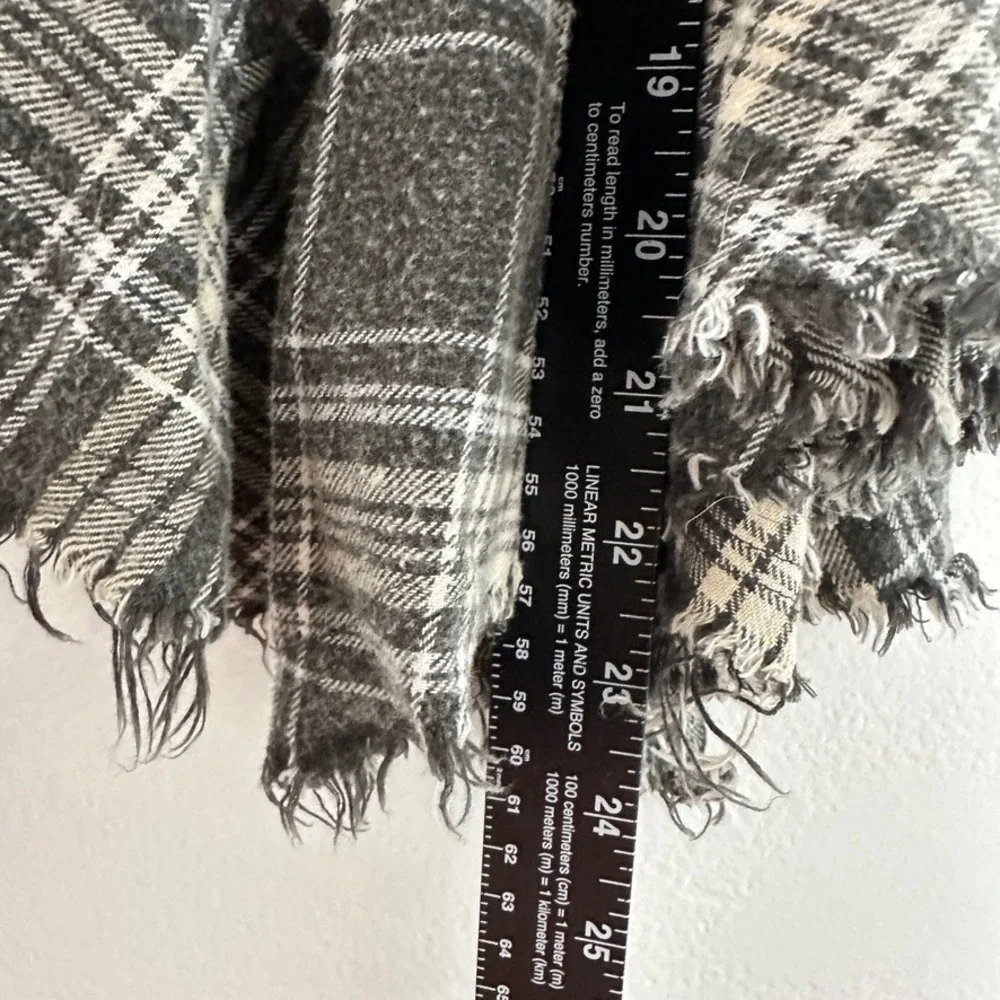 BDG Plaid A-Line Skirt XS Gray Cream Frayed Hem Grunge 100% Cotton Y2K - Picture 8 of 10